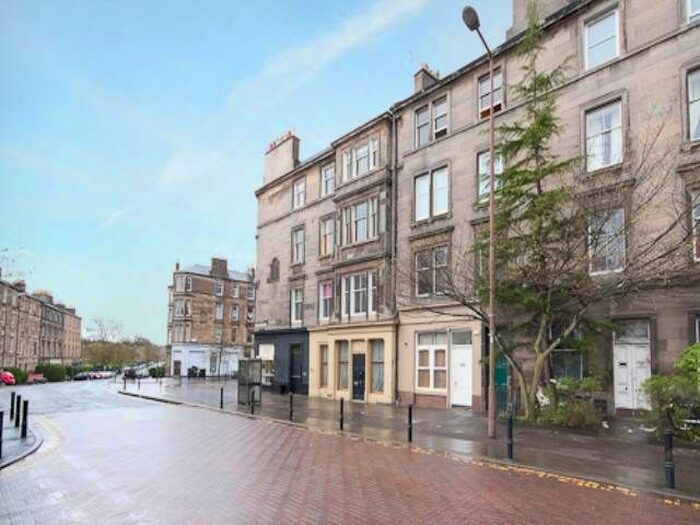 2 Bedroom Flat To Rent In Montgomery Street, Hillside, Edinburgh, EH7