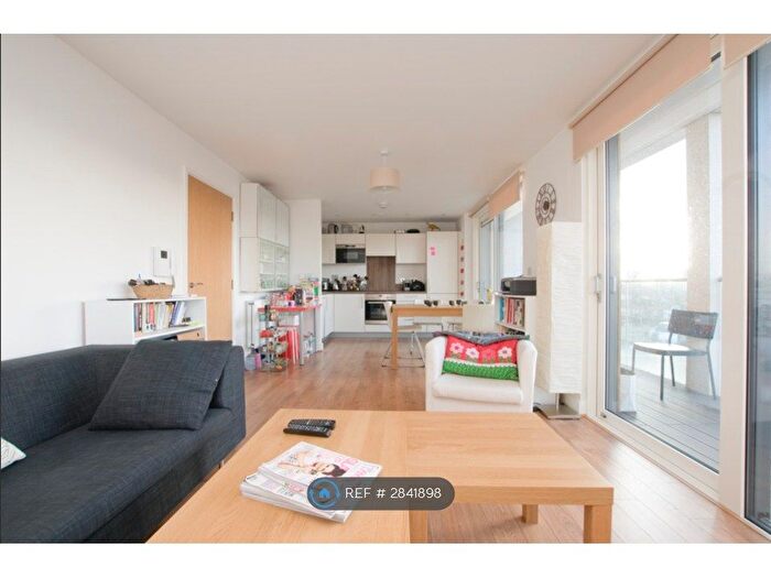 2 Bedroom Flat To Rent In London, London, E8