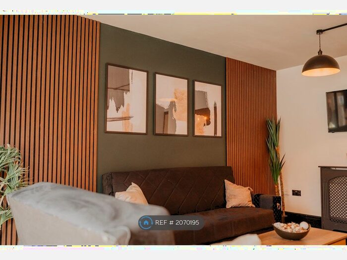 4 Bedroom End Of Terrace House To Rent In Kirkstall Close, Lincoln, LN2