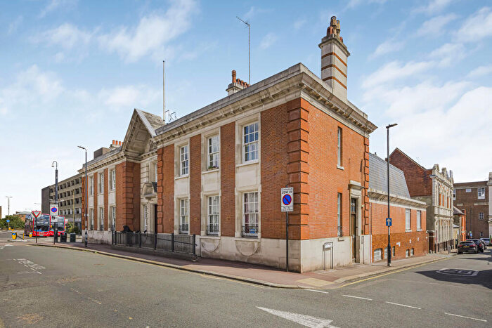 2 Bedroom Flat To Rent In Bathway, Woolwich, Greenwich, SE18