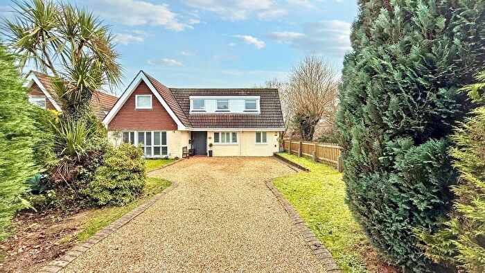 4 Bedroom Detached House For Sale In Moorlands Close, Brockenhurst, SO42