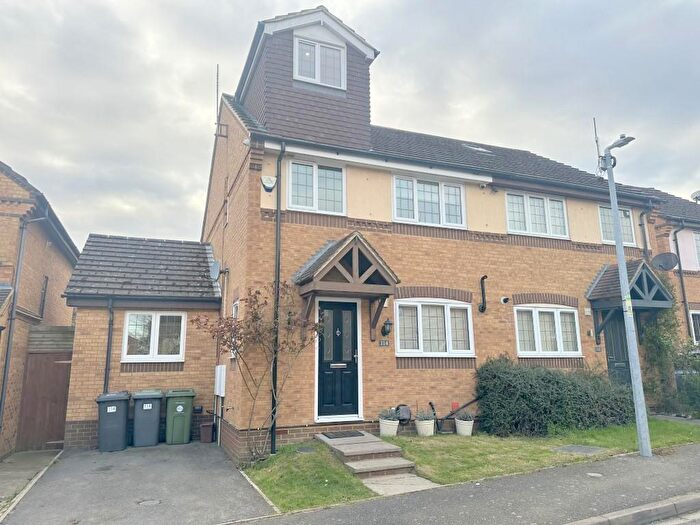 4 Bedroom Semi Detached House To Rent In Ailesbury Road, Ampthill, Beds, MK45