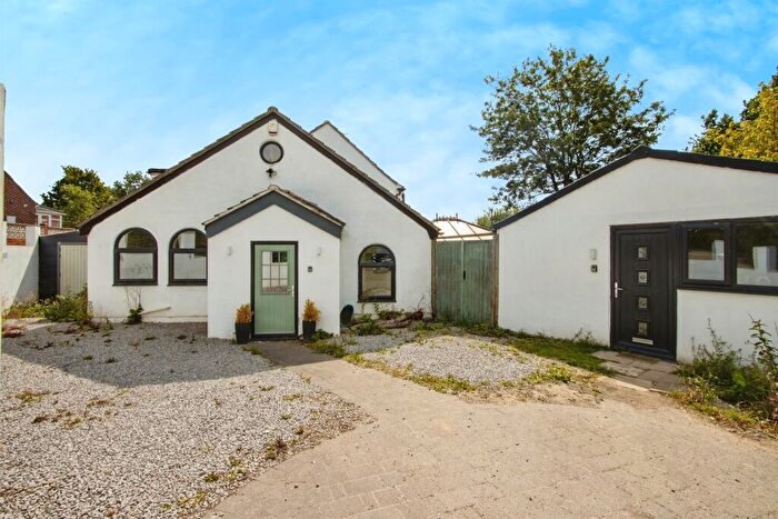 4 Bedroom Semi-Detached House For Sale In The Common, South Hiendley, Barnsley, S72