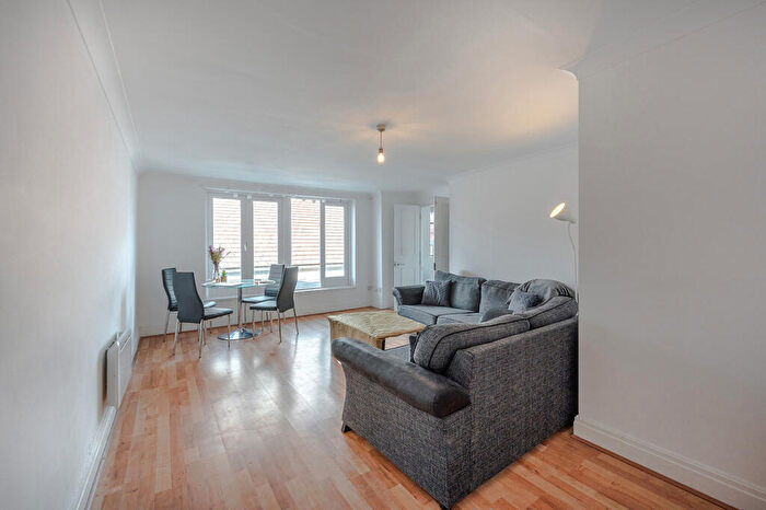 3 Bedroom Flat To Rent In New Caledonian Wharf, Odessa Street, SE16
