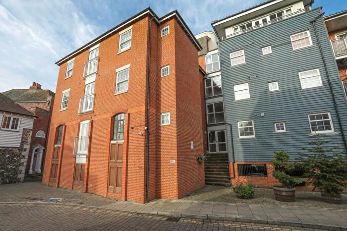 2 Bedroom Flat For Sale In Barton Mill Road, Canterbury, CT1
