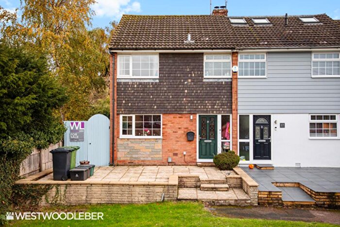 3 Bedroom End Of Terrace House For Sale In Lilliards Close, Hoddesdon - With A Garage, EN11