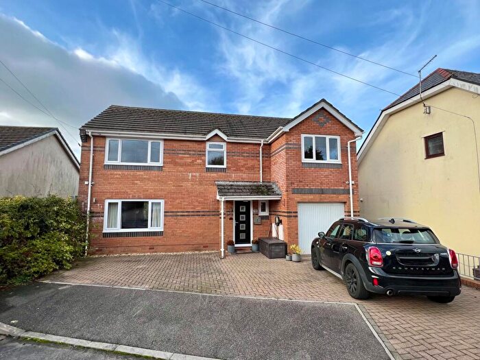 4 Bedroom Detached House For Sale In Highland Court, Bryncethin, CF32