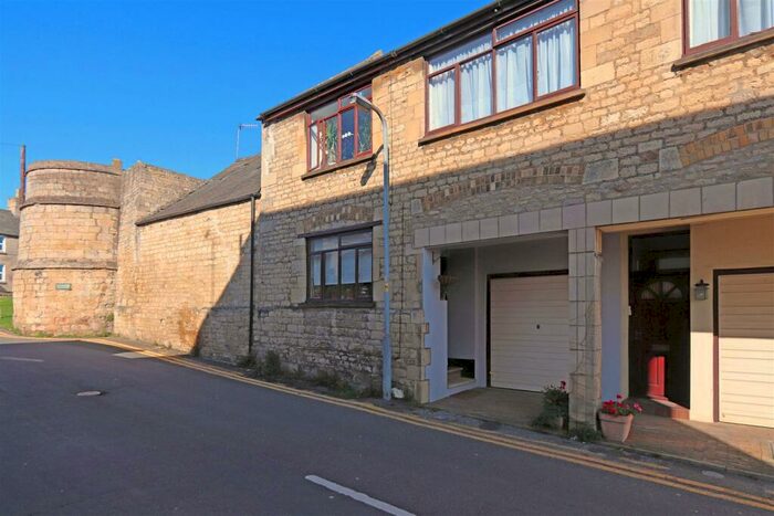 2 Bedroom End Of Terrace House To Rent In Petergate, Stamford, PE9