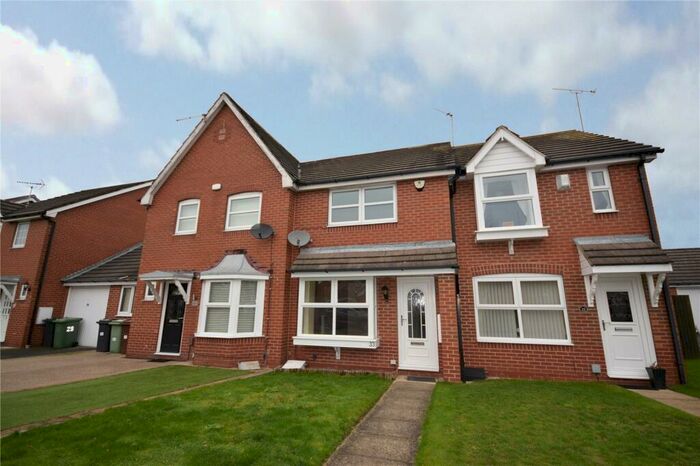 2 Bedroom Town House To Rent In Silkstone Way, Crossgates, Leeds, LS15