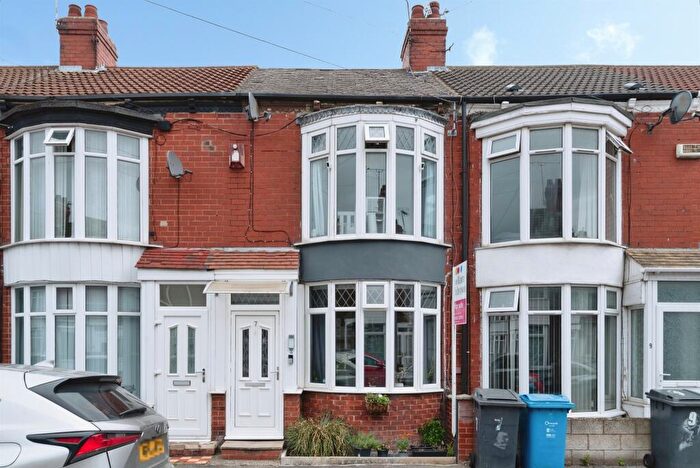 2 Bedroom Terraced House For Sale In Jesmond Gardens, Hull, HU9