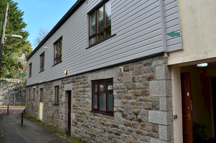 2 Bedroom Flat To Rent In Tresooth Lane, Penryn, TR10