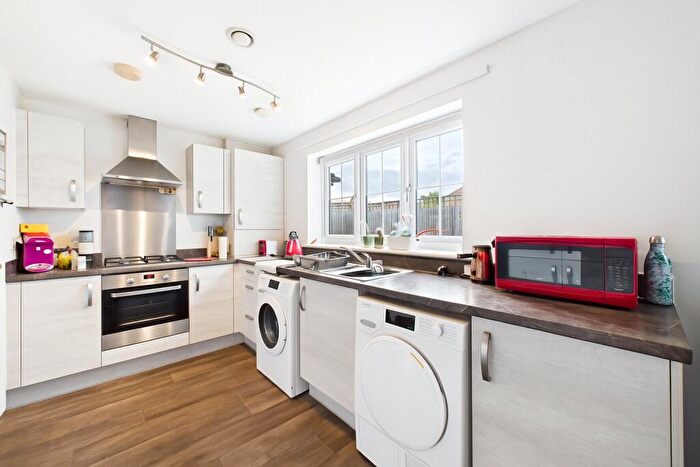 2 Bedroom Maisonette For Sale In Vyne Walk, Ash, Aldershot, Surrey, GU12