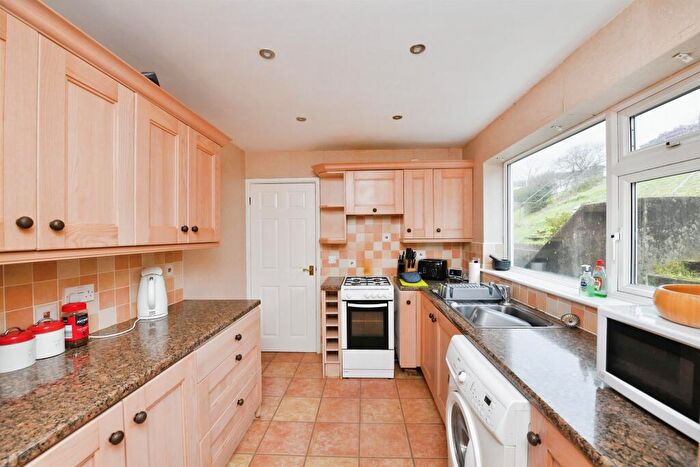 2 Bedroom Flat For Sale In Cressbrook Drive, Plymouth, PL6