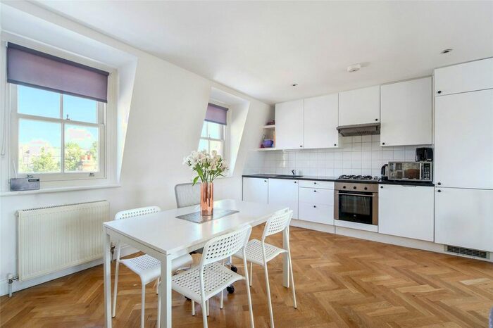 3 Bedroom Flat To Rent In Clifton Avenue, London, W12