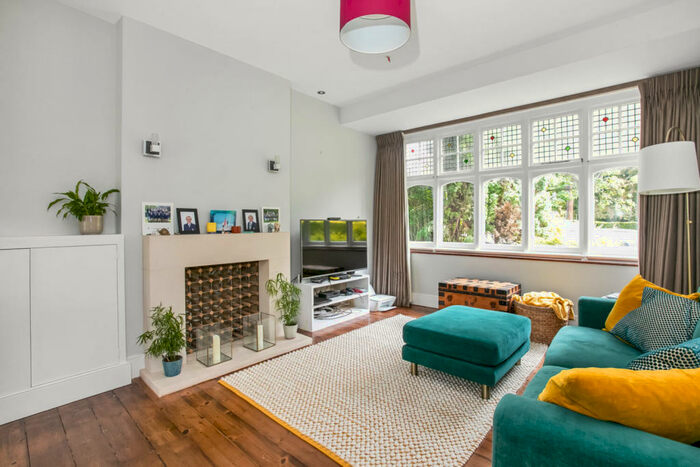 4 Bedroom Semi-Detached House To Rent In Village Way, Dulwich, London, SE21