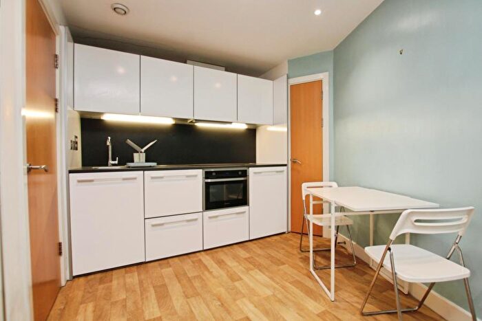 2 Bedroom Flat To Rent In Marsh House - City Centre, BS1