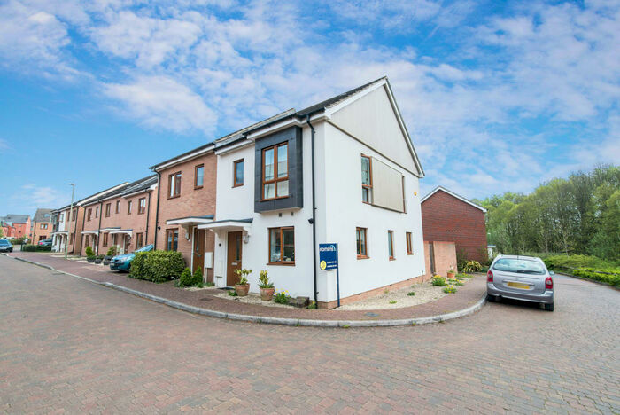 3 Bedroom End Of Terrace House To Rent In Downside Close, Basingstoke, RG24