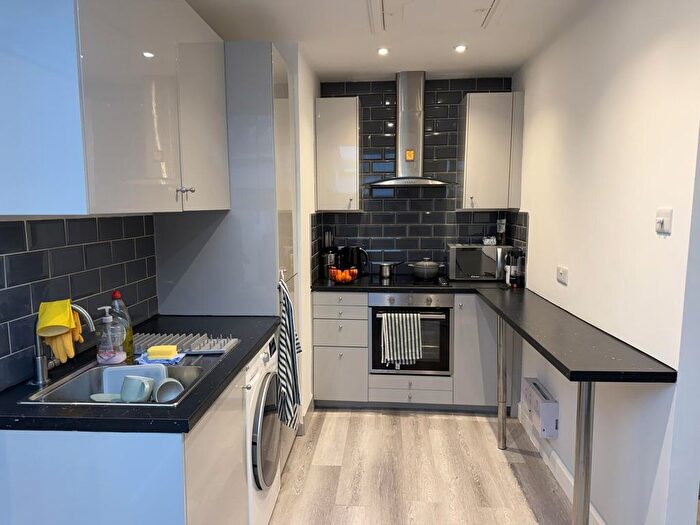 1 Bedroom Flat To Rent In Cosgrove Close, London, N21