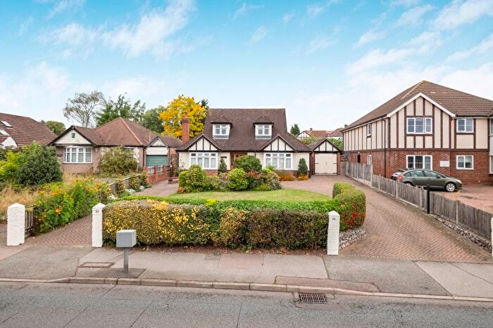 5 Bedroom Detached House For Sale In Blackfen Road, Sidcup, DA15