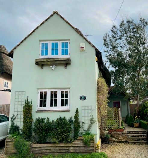 5 Bedroom Detached House For Sale In Frog Lane, Cuddington, Aylesbury, Buckinghamshire, HP18