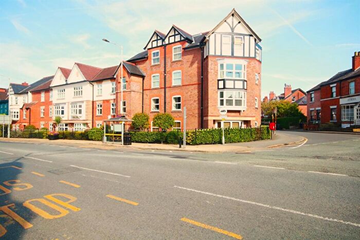 2 Bedroom Apartment To Rent In Chorlegh Grange, Alderley Edge, SK9