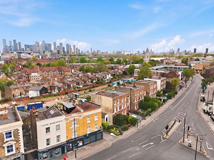 3 Bedroom Flat To Rent In Greenwich High Road, London, SE10