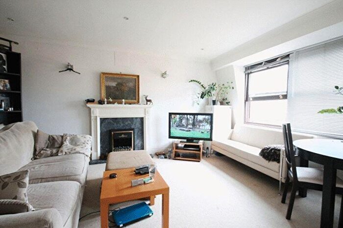 1 Bedroom Flat To Rent In Wood Close, E2
