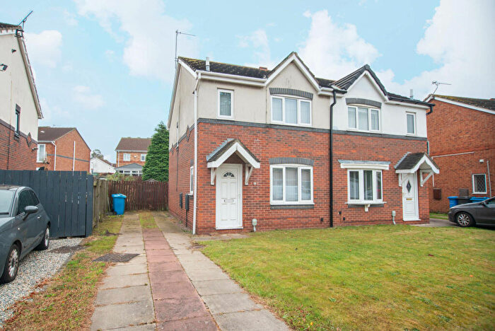 3 Bedroom Semi-Detached House To Rent In Harbour Way, HU9