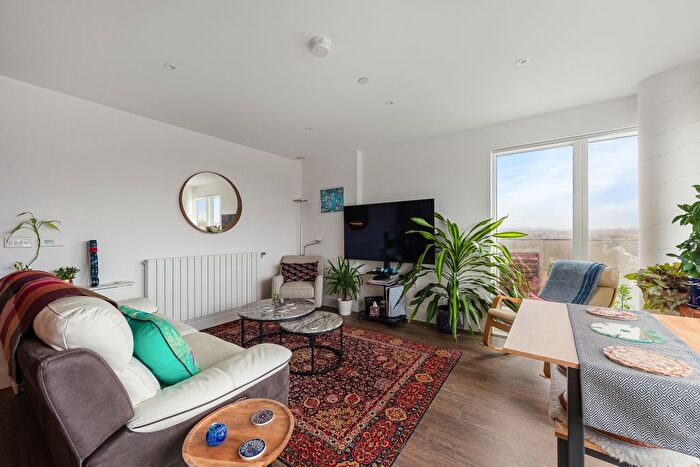 2 Bedroom Flat For Sale In Larkin House, Kidbrooke Park Road London, SE3