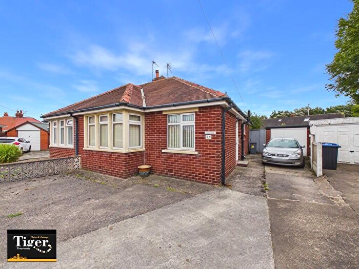 2 Bedroom Semi-Detached Bungalow For Sale In Nateby Avenue, Blackpool, FY4