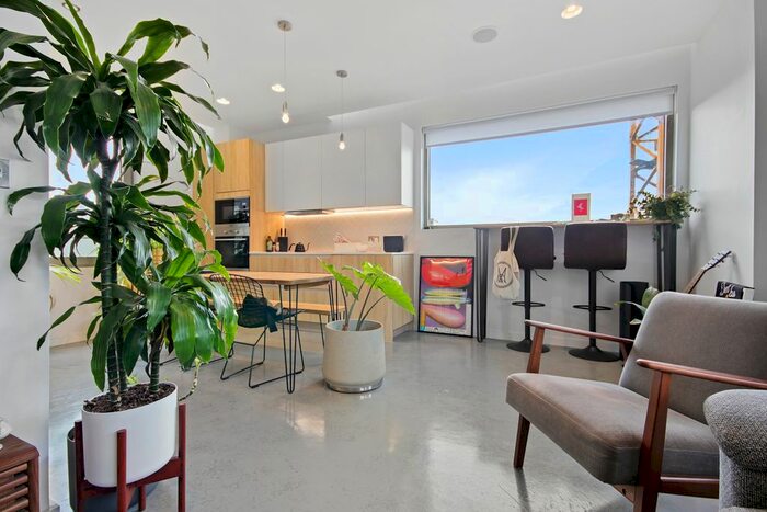 2 Bedroom Flat To Rent In Helmsley Street, London, E8