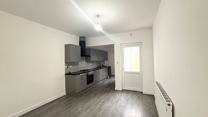 3 Bedroom Terraced House To Rent In Hagley Road West, Smethwick, B67