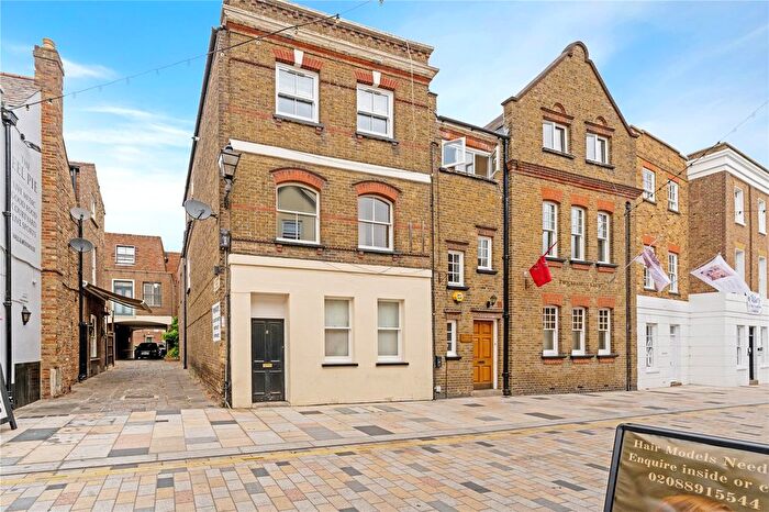 1 Bedroom Flat To Rent In Church Street, Twickenham, TW1