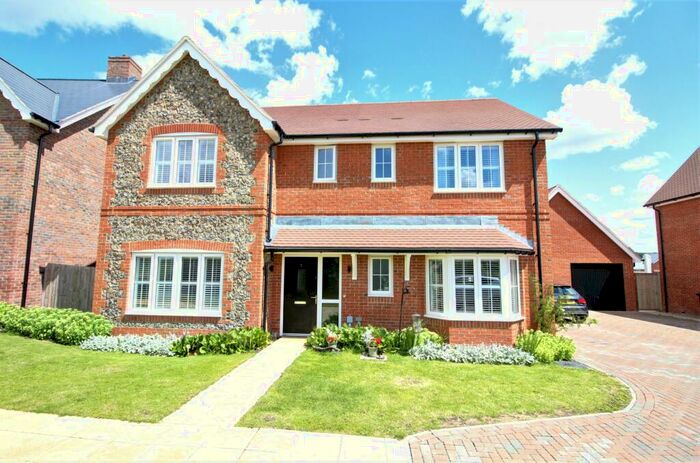 4 Bedroom Detached House For Sale In Jenney Crescent, Tring, HP23