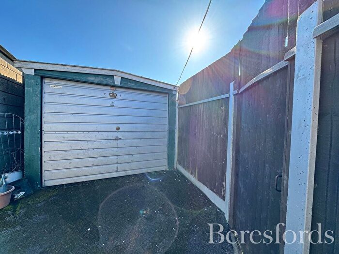 2 Bedroom Bungalow For Sale In Norman Road, Hornchurch, RM11