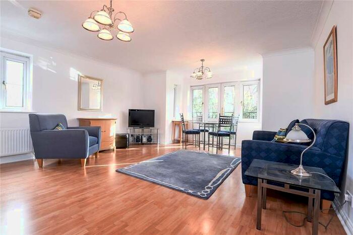 2 Bedroom Flat To Rent In Millennium Court, Lower Brook Street, Basingstoke, RG21