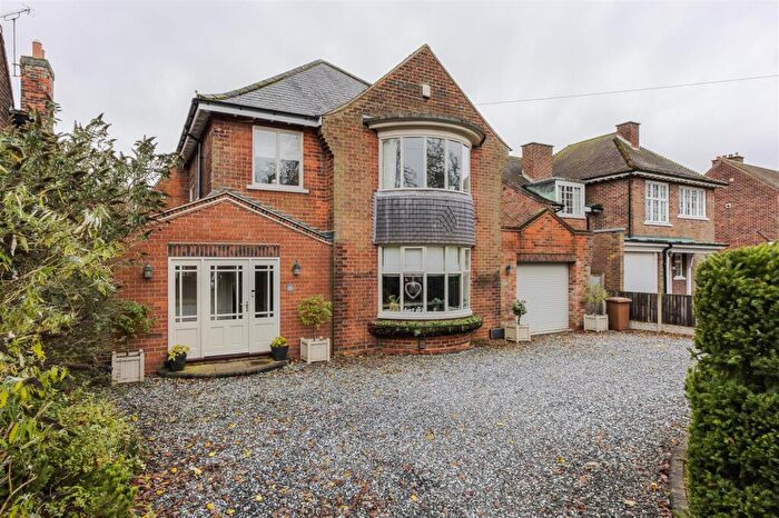 4 Bedroom Detached House For Sale In Vicarage Gardens, Scunthorpe, DN15
