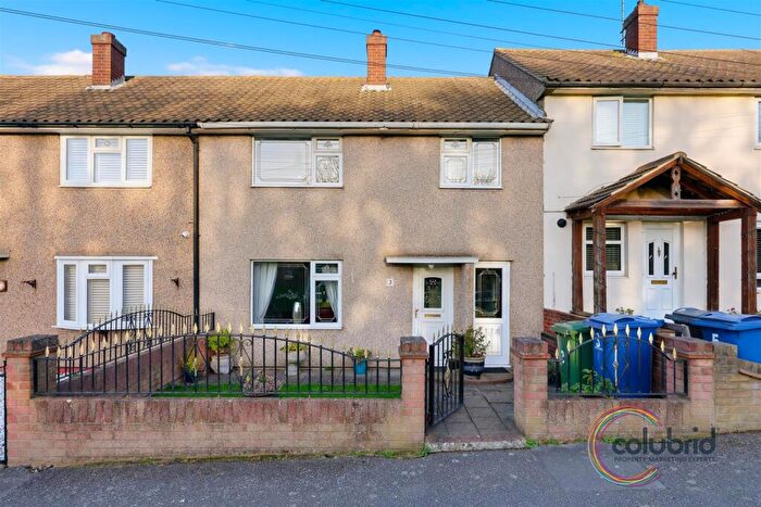 3 Bedroom Terraced House For Sale In Plashet Close, Stanford-le-Hope, SS17