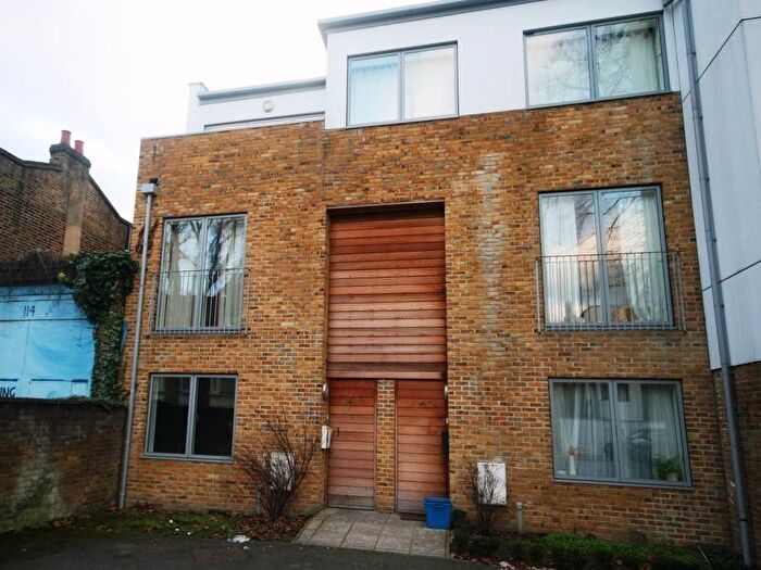 3 Bedroom Maisonette To Rent In Benhill Road, Camberwell, SE5