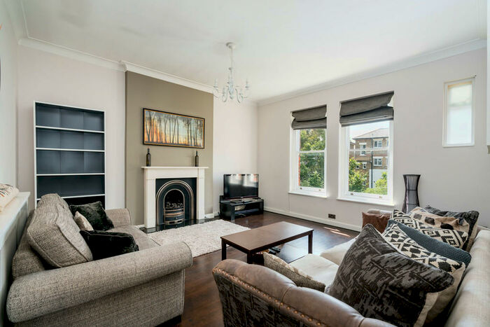 2 Bedroom Apartment To Rent In Templar Street, London, SE5