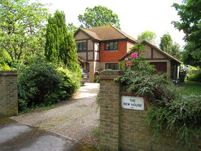5 Bedroom Detached House To Rent In Aspen Close, Stoke D`abernon, KT11
