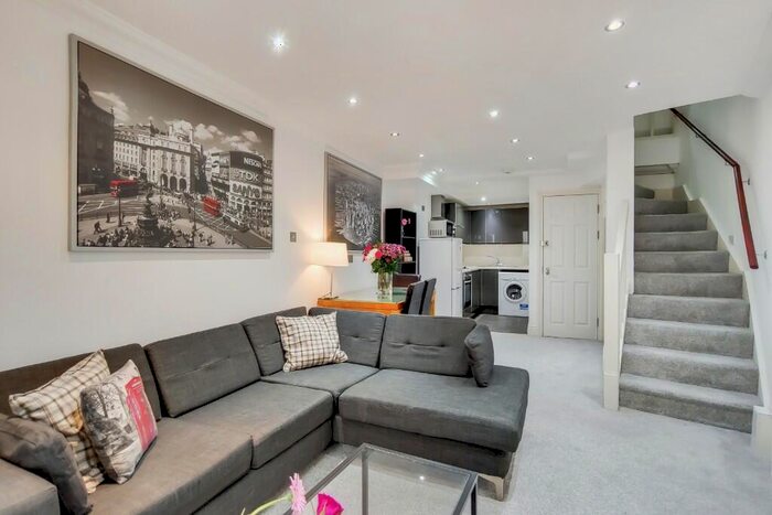 2 Bedroom Flat To Rent In Bell Street, London, NW1