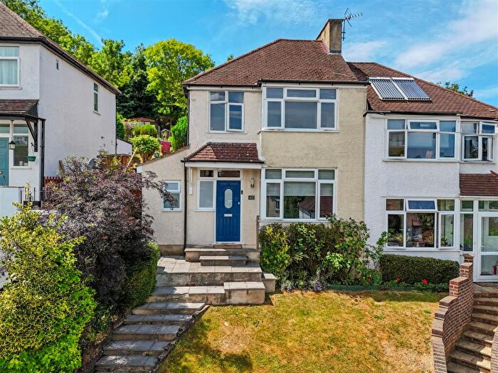 3 Bedroom House For Sale In Newstead Rise, Caterham, CR3