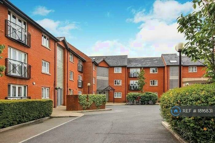 2 Bedroom Flat To Rent In Wharf Close, Manchester, M1