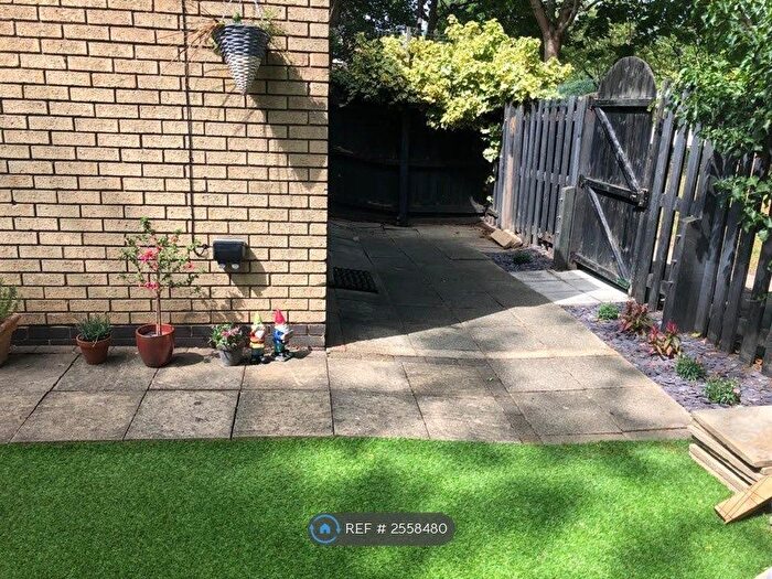 1 Bedroom Flat To Rent In Ericcson Close, London, SW18