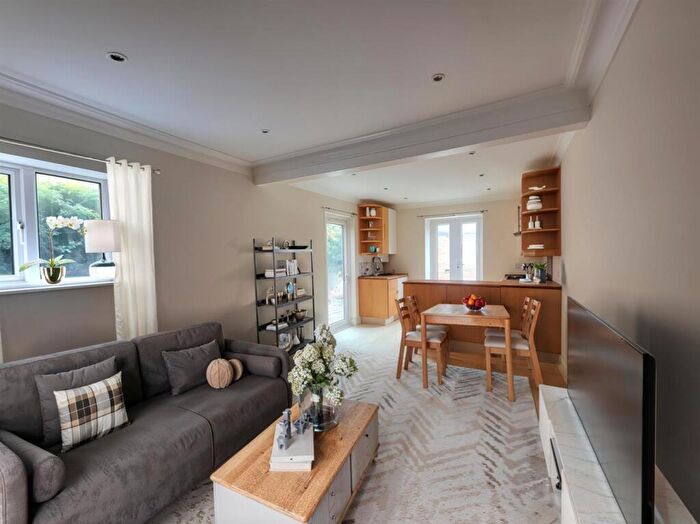 2 Bedroom Flat To Rent In Constantine Road, , Hampstead, NW3