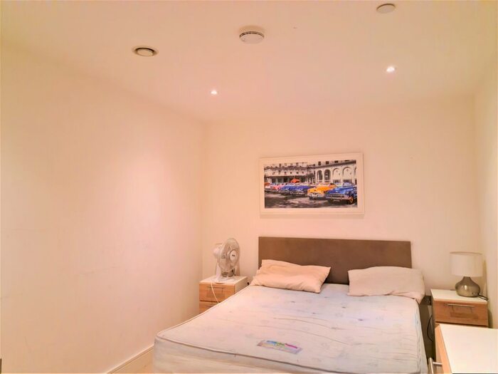 1 Bedroom Flat To Rent In High Street, Slough, SL1
