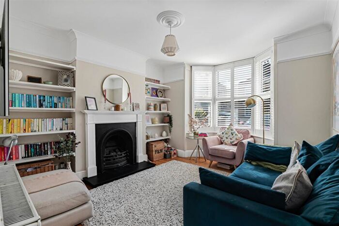 3 Bedroom Semi Detached House For Sale In Sutton Grove, Sutton, SM1