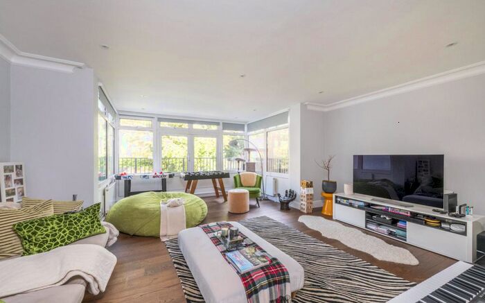 4 Bedroom Town House To Rent In Harley Road, Swiss Cottage, London, NW3