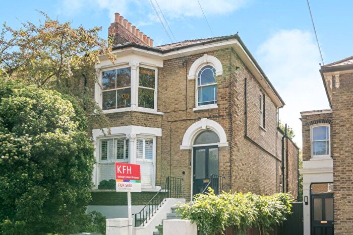 2 Bedroom Flat For Sale In Harefield Road, Brockley, London, SE4